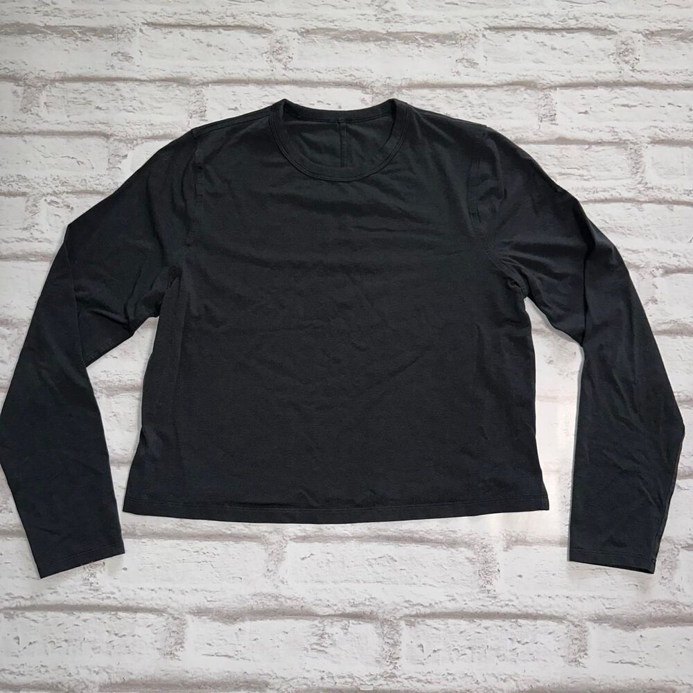 Lululemon Women's Black Crop-top